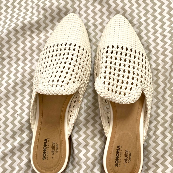 Sonoma Shoes - White flats sandal